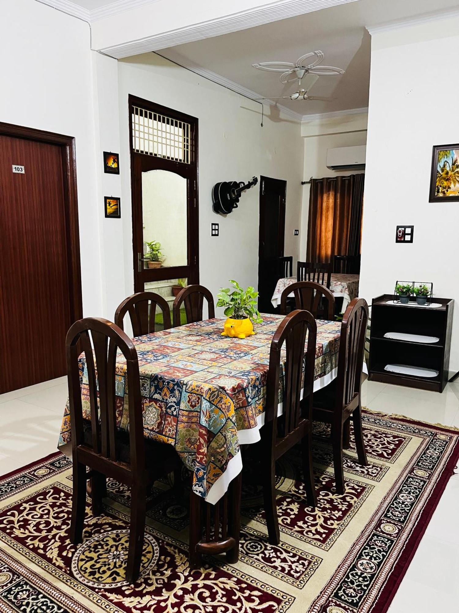 Alibaba'S Indiana Homestay Agra  Buitenkant foto